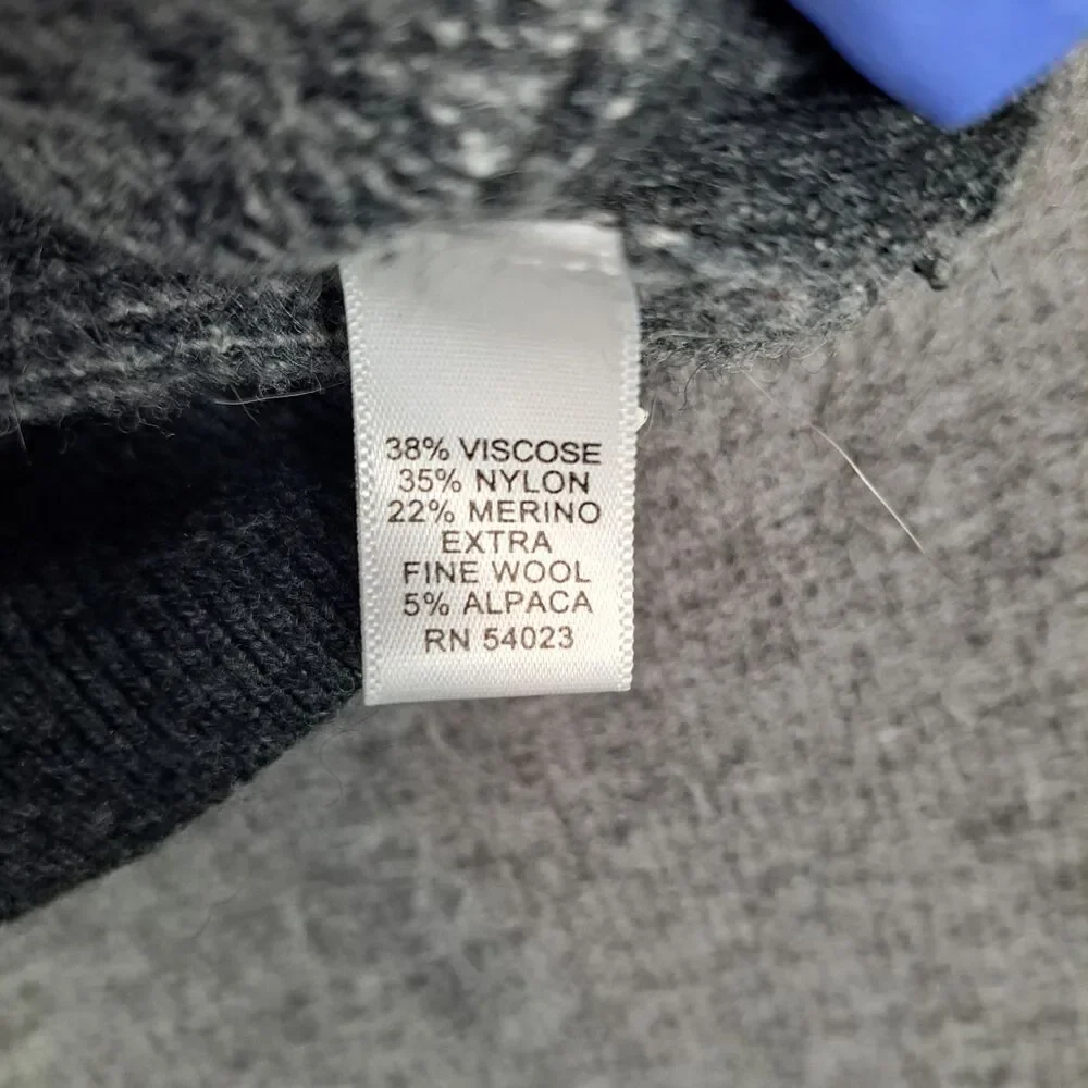 Banana Republic Sweater Vest Mens M Gray Wool Blend‎ Diamond VNeck Knit Pullover